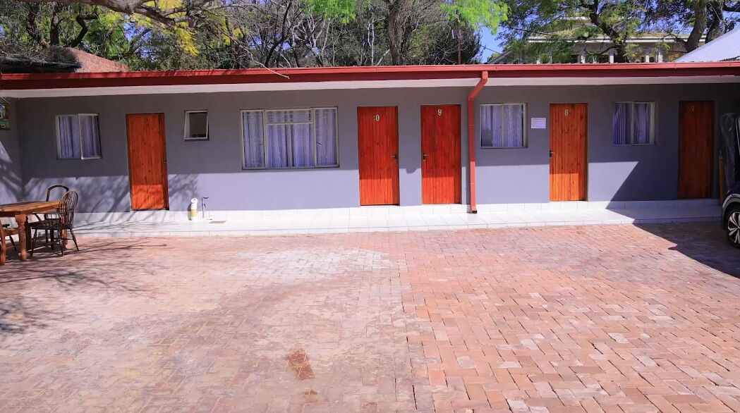 Guesthouse garden and entrance